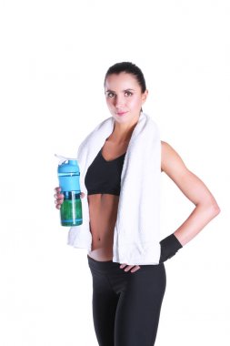 Spordan sonra elinde şişe olan kız.