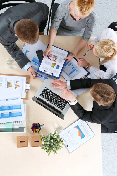 Business people sitting and discussing at business meeting. Business people . — Stock Photo, Image