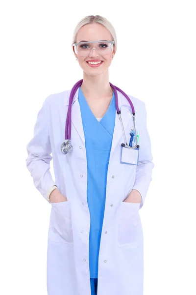 Retrato de doctora de pie contra aislada sobre fondo blanco. Mujer doctora. —  Fotos de Stock