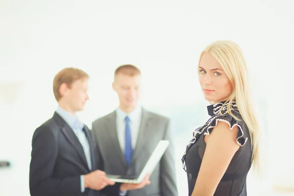 Mujer de negocios de pie en primer plano en la oficina  . — Foto de Stock