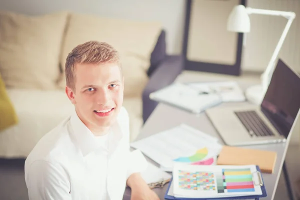 Young business man working in office ,standing . Young business man — Stock Photo, Image