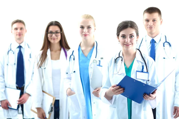 Retrato de un grupo de colegas sonrientes del hospital de pie juntos. Médicos. —  Fotos de Stock