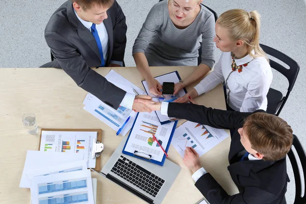 Mensen uit het bedrijfsleven vergadering en zakelijke bijeenkomst bespreken. Mensen uit het bedrijfsleven . — Stockfoto