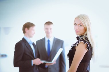 İş kadını ofiste ön planda duran .