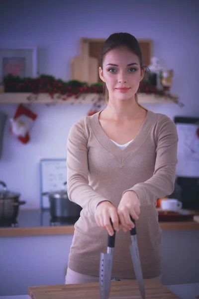 Smiling attractive woman having breakfast in kitchen interior. Smiling attractive woman. — Stock Photo, Image