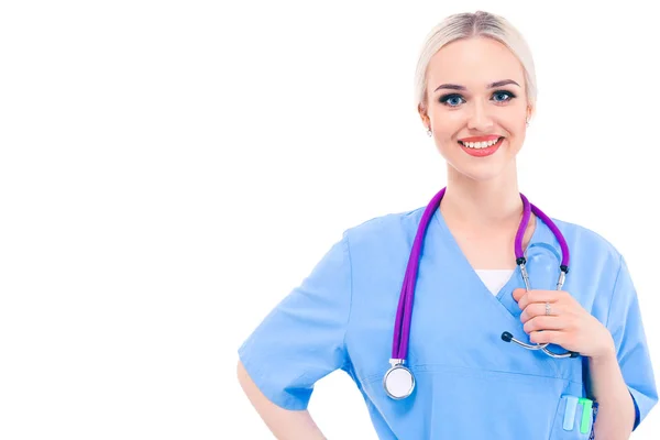 Portrait de femme médecin debout sur fond blanc isolé. Femme médecin. — Photo