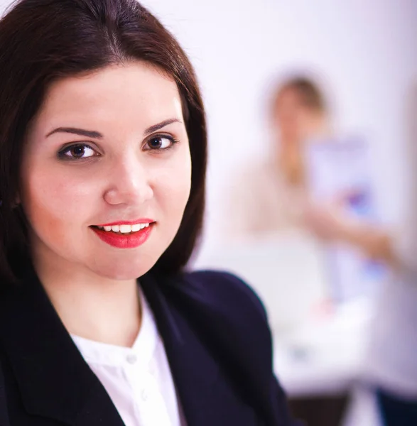 Close-up portret van een medewerker van de klantenservice op kantoor — Stockfoto