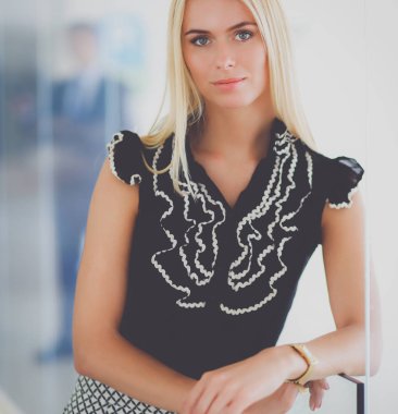 Destek telefonu operatörü kulaklığı ile portresi