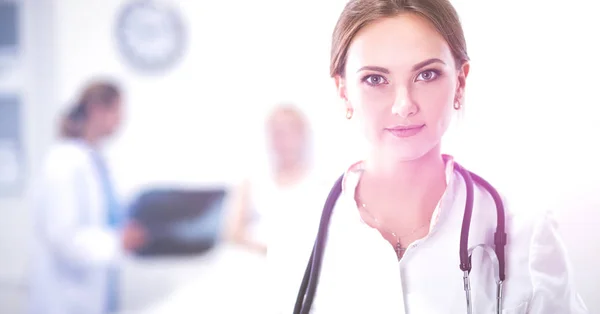 Woman doctor standingat hospital — Stock Photo, Image