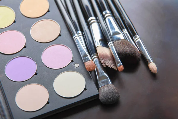 Kleurrijke eyeshadows zoals mode achtergrond make-up — Stockfoto