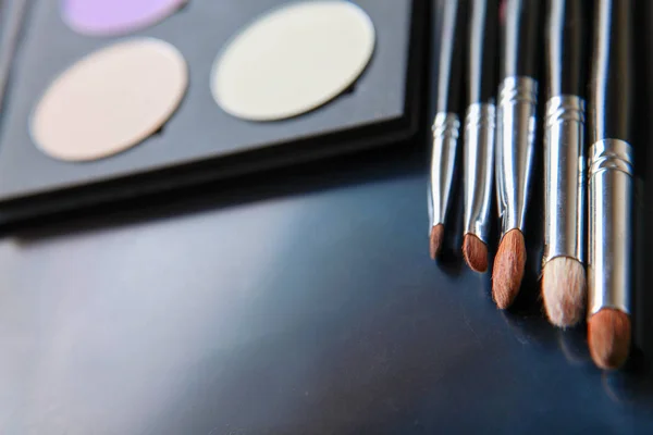 Kleurrijke eyeshadows zoals mode achtergrond make-up — Stockfoto