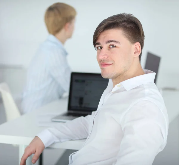 Business people working together at desk, white background — Stock Photo, Image