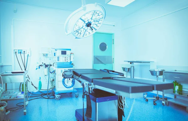 Interieur des Operationssaals in der modernen Klinik — Stockfoto