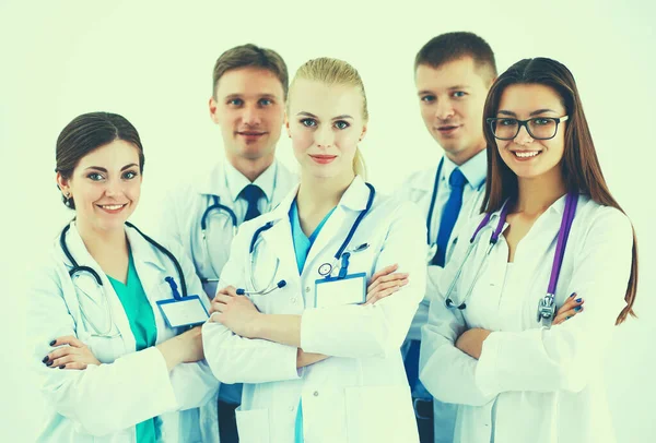 Ritratto di un gruppo di colleghi sorridenti dell'ospedale in piedi insieme — Foto Stock