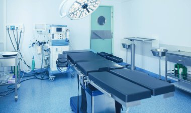 Modern klinikteki ameliyathane.