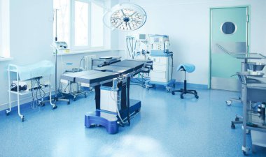 Modern klinikteki ameliyathane.