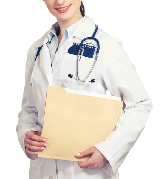 Портрет врача или медика в маске с папкой и стетоскопом изолированы на сером фоне . — стоковое фото