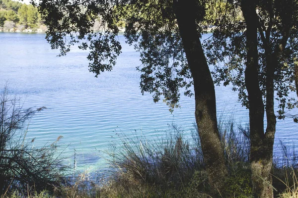 Niebieska Turkusowa Woda Parku Naturalnym Lagunas Ruidera — Zdjęcie stockowe