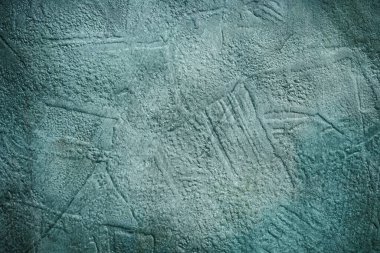 İğrenç duvarlar kapanıyor.