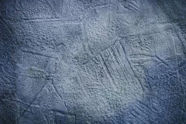 İğrenç duvarlar kapanıyor.