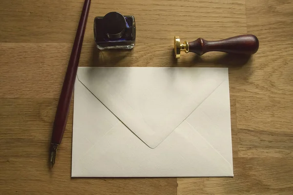 Scrivendo Una Lettera Con Penna Fontane — Foto Stock