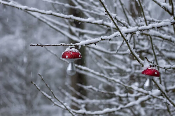 Kerstboom Decoratie Buiten Winter Achtergrond — Stockfoto