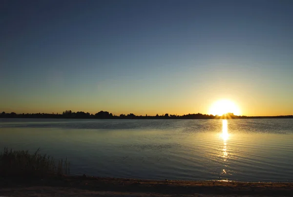 Захід Сонця Озері — стокове фото
