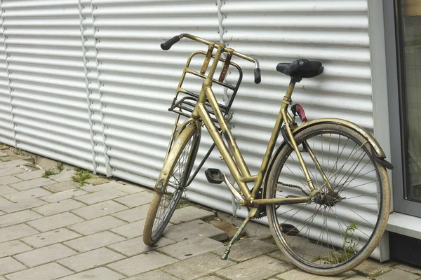 Винтажный Золотой Голландский Велосипед — стоковое фото