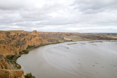 Barrancas de Buruj 'daki Tagus Nehri Kanyonu tortu oluşumları