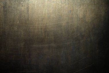 Eski çelik yüzeyi kapatın.