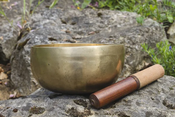 Tibet kâsesi yedi metalden yapılmıştır. 