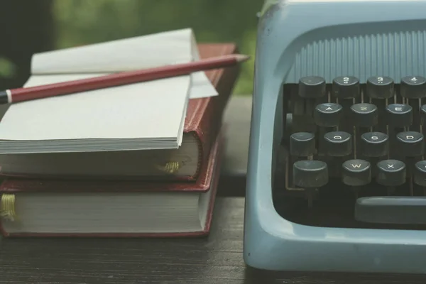 Writer Tools Old Blue Typewriter Detail Pile Books Noteb — Stock Photo, Image