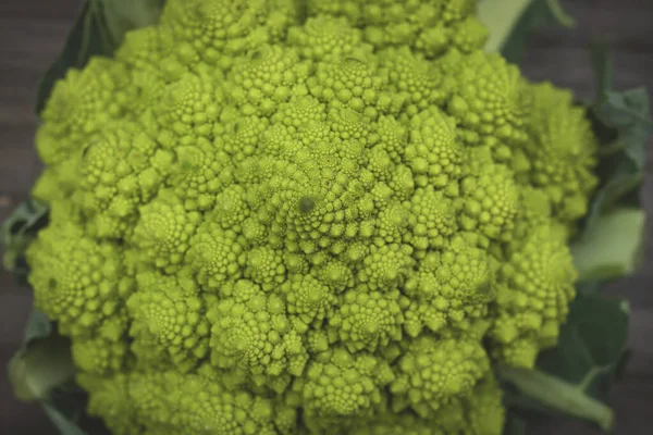 Romanesco Blomkål Med Logaritmiska Spiraler Med Fibonacci — Stockfoto