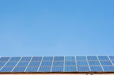 Çatı katındaki güneş paneli, kopyalama alanı, çevre dolandırıcılığı