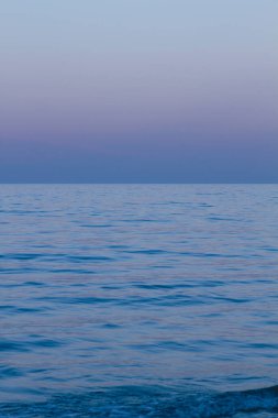 Alacakaranlıkta deniz