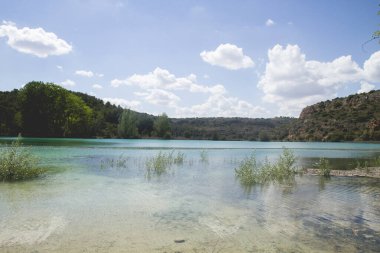 Laguna Redondilla, ilkbahar 2018. Lagunas de Ruiera, İspanya. 