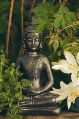Gautama Buddha bahçe süslemesi