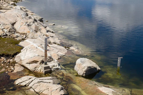 Water Level Markers Reservoir — Stock Photo, Image