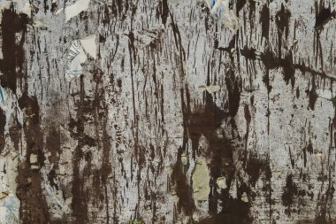 Kağıdın geri kalanı eski ilan panosunda.