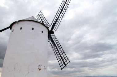 Geleneksel yel değirmeni Alcazar de San Juan, Castilla La Mancha, İspanya