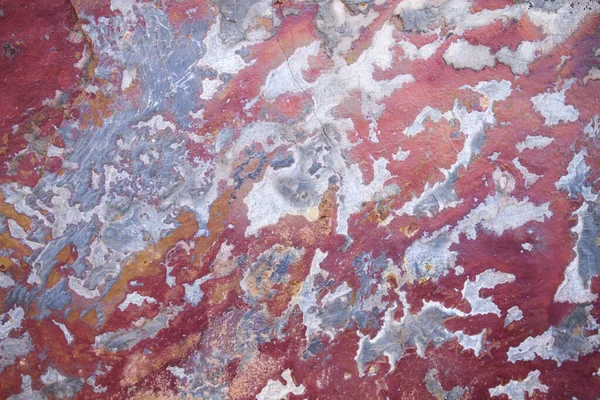 赤い剥離塗料と古い壁 — ストック写真