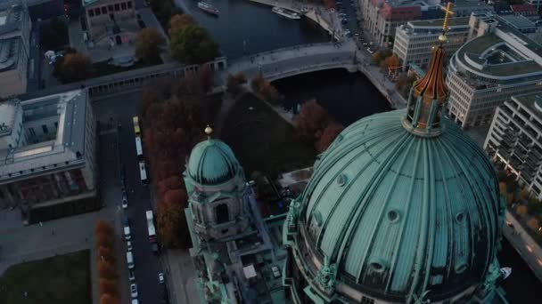 AERIAL: close up of Berlin Cathedral, Germany in Fall Colors at beautiful Sunset — 图库视频影像