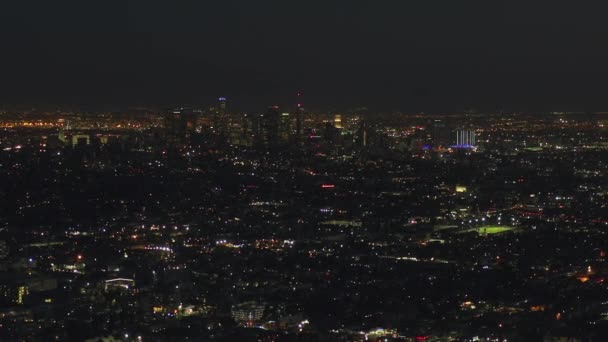 Los Angeles 's nachts met uitzicht op het centrum van LA, City lights — Stockvideo