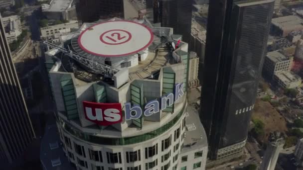 ABD Bank Tower, Los Angeles, Kaliforniya 'da gökdelen, Gün Işığı' na yakın. — Stok video