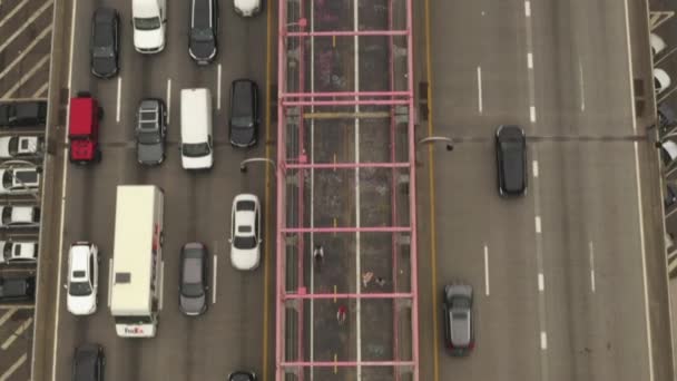 AERIAL: Birds View of bridge with heavy car traffic, New York City — Stockvideo