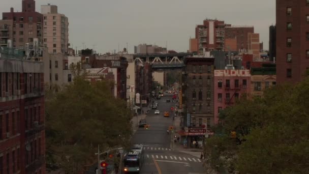 Manhattan 'da alçak uçuş, New York caddesi, Çin Mahallesi. — Stok video