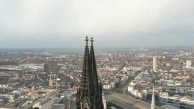 Güzel, puslu gün ışığında Köln Katedrali 