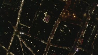 Gece Işıkları ve Trafik, Köln, Almanya 'nın Yavaş Tepeden Çekimi 