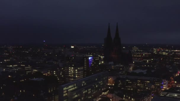 AERIAL: Wide Sshot of Cologne Germany from the air with majestic Cathedral at Night — 图库视频影像