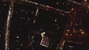 Gece Işıkları ve Trafik, Köln, Almanya 'nın Yavaş Tepeden Çekimi 
